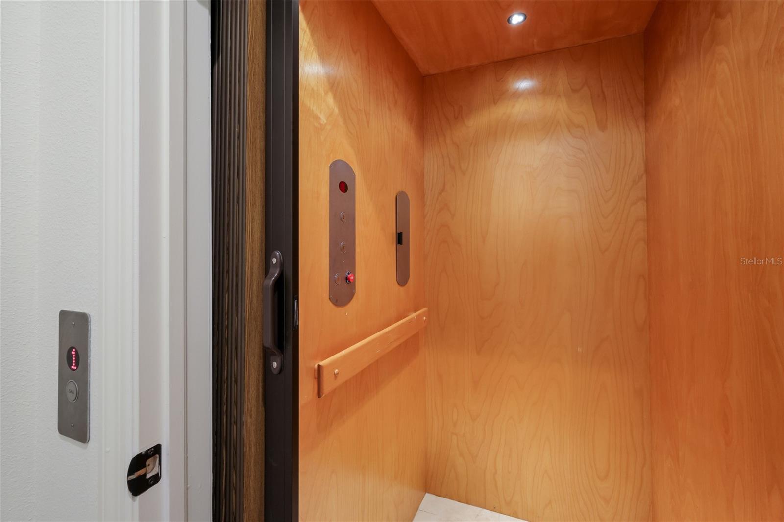 258 Sapphire Lake Dr #202 Property Photo 7