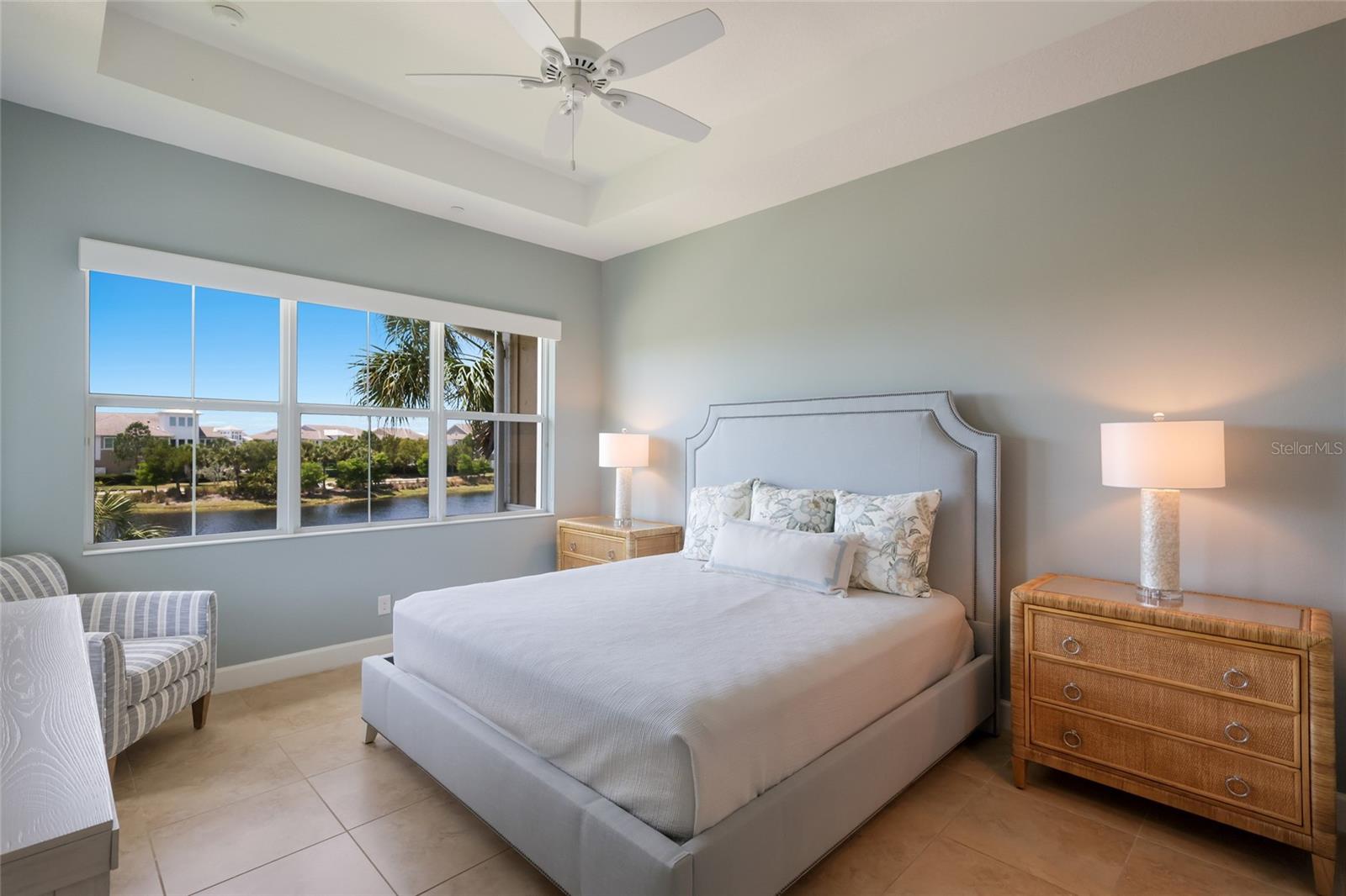 258 Sapphire Lake Dr #202 Property Photo 18