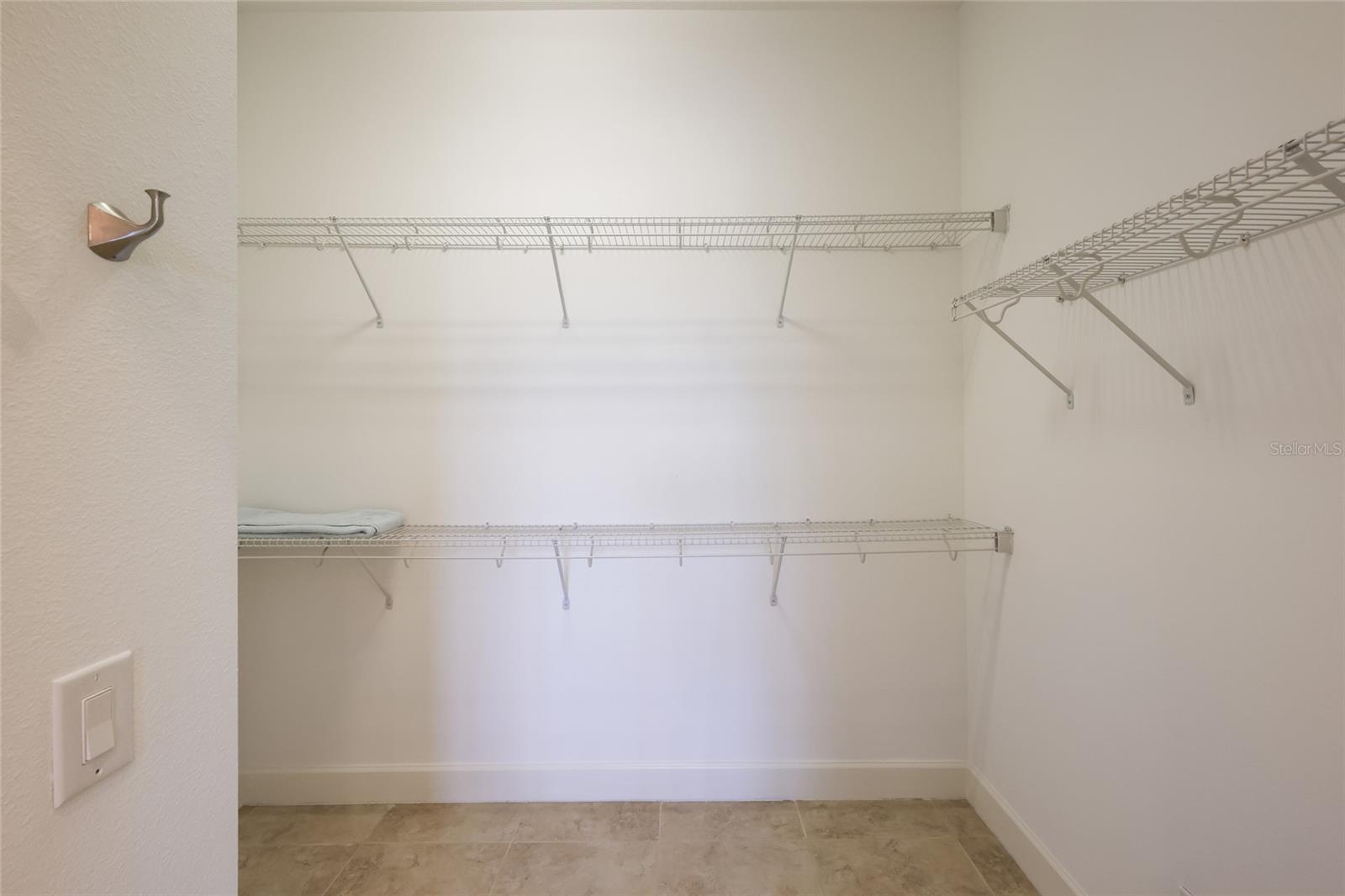 258 Sapphire Lake Dr #202 Property Photo 23