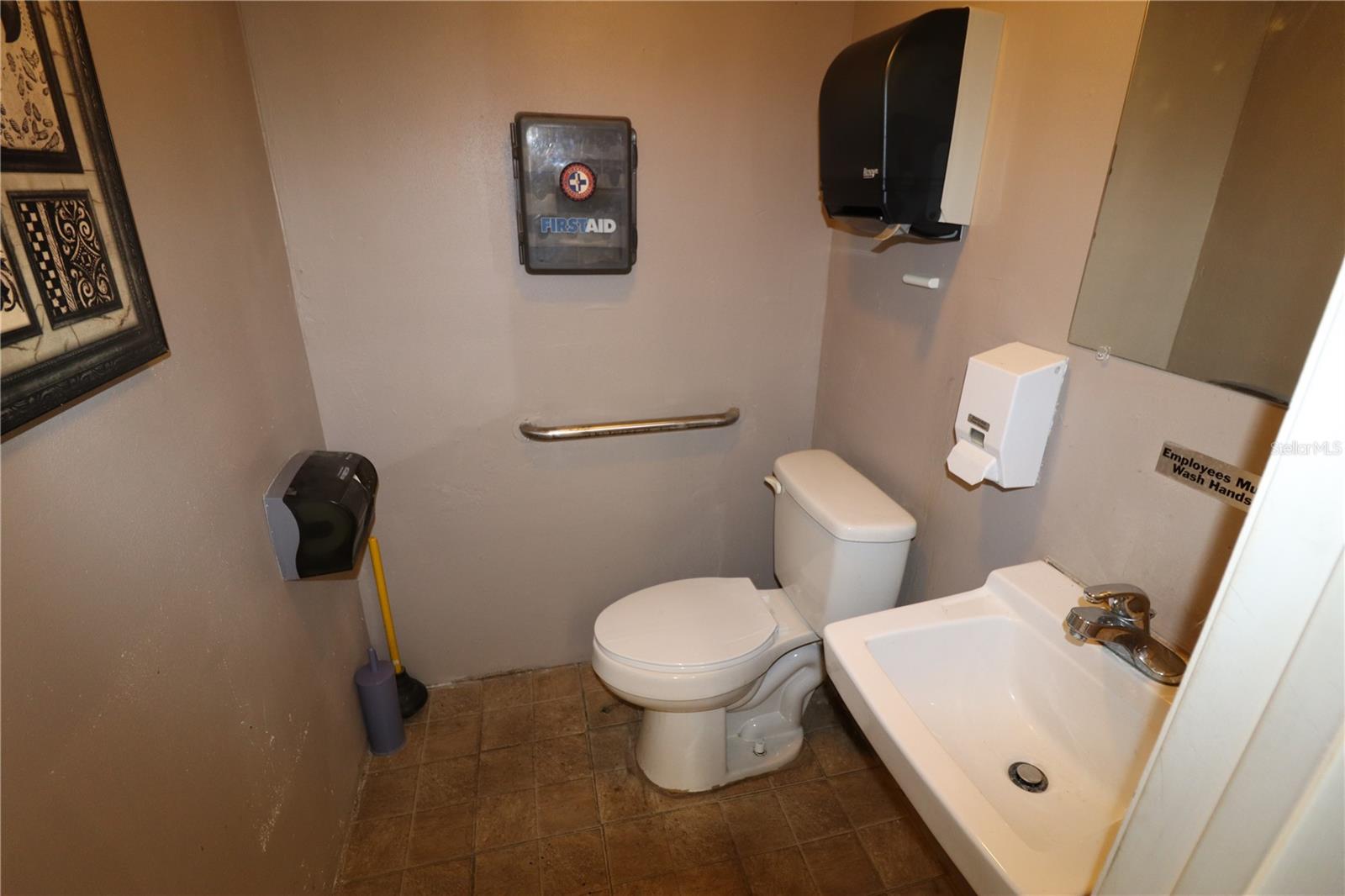 1225 Tamiami Trl #a7 Property Photo 6