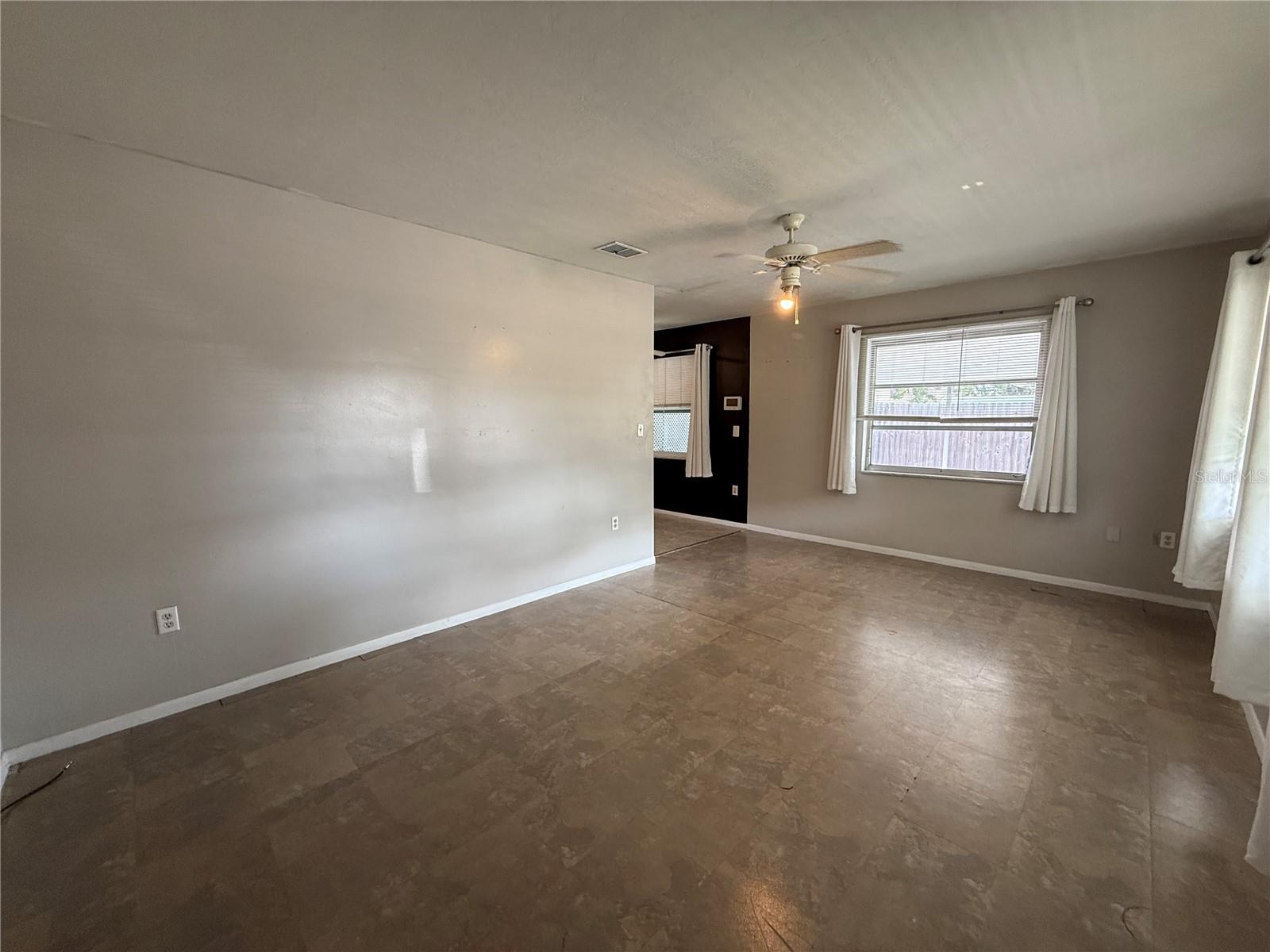 2402 9th St E Property Photo 5