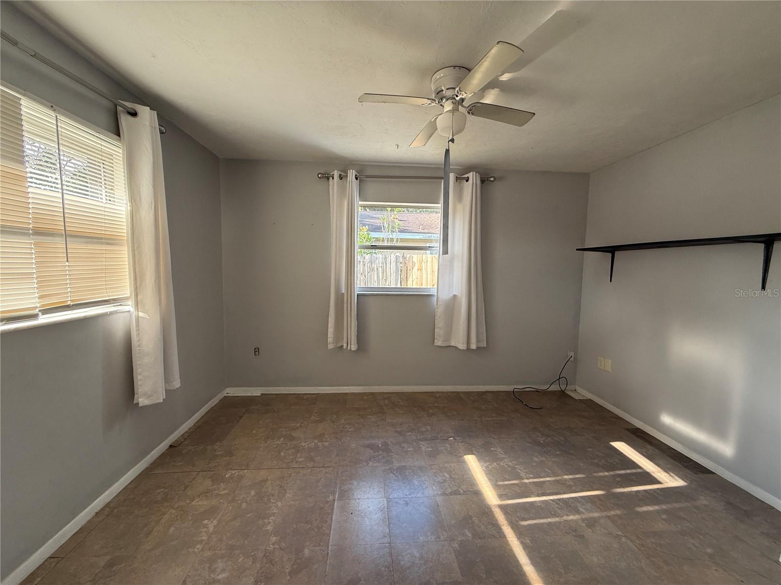 2402 9th St E Property Photo 14