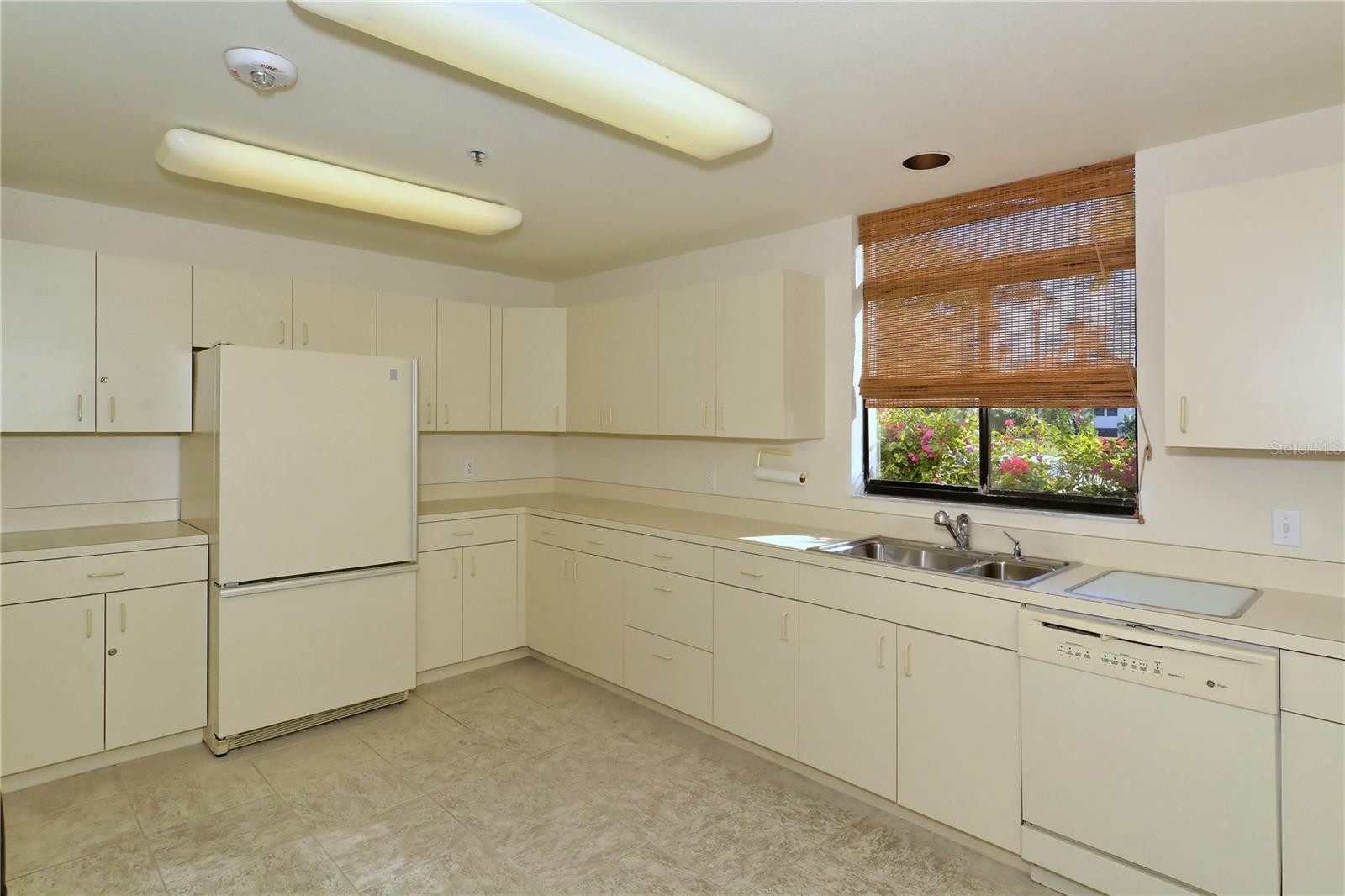 1930 Harbourside Dr #122 Property Photo 43