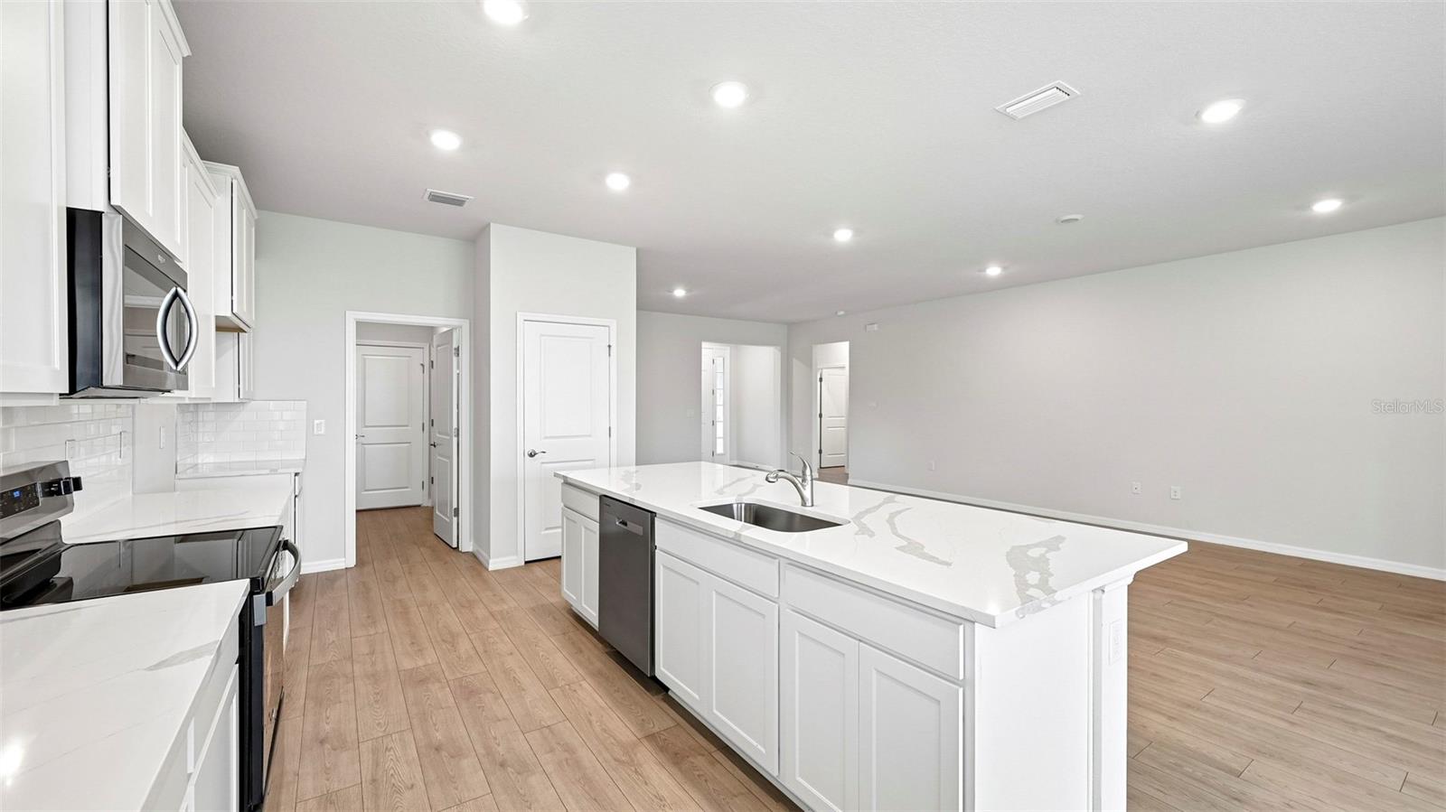 1505 Love Grass Ter Property Photo 7