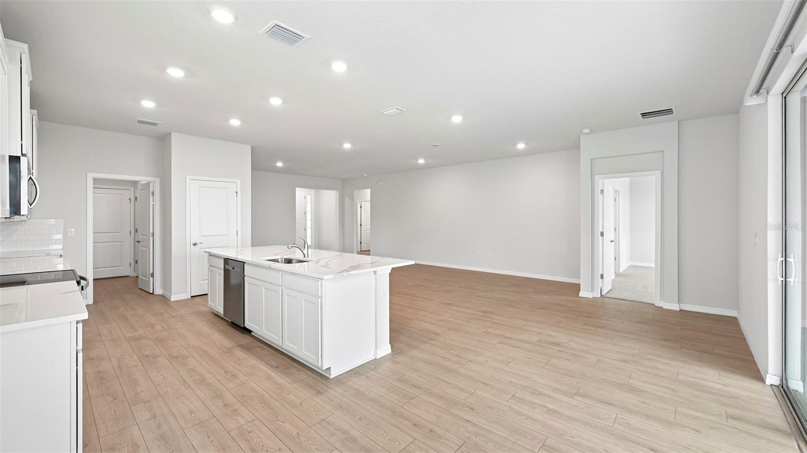 1505 Love Grass Ter Property Photo 12
