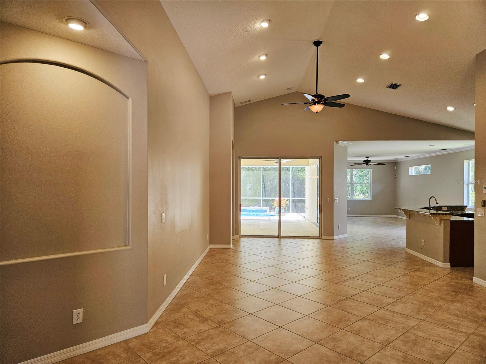 12112 Maple Ridge Dr Property Photo 6