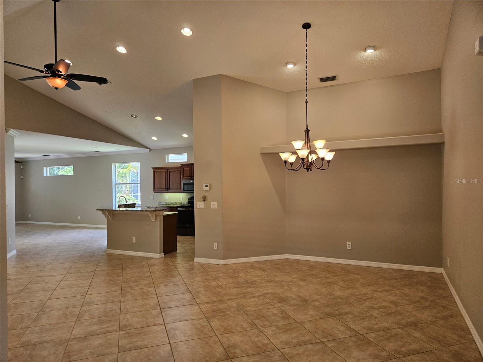 12112 Maple Ridge Dr Property Photo 8