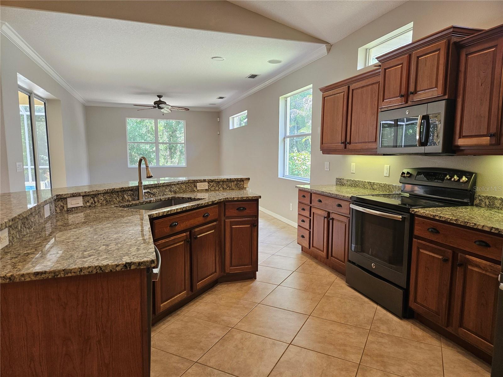 12112 Maple Ridge Dr Property Photo 16