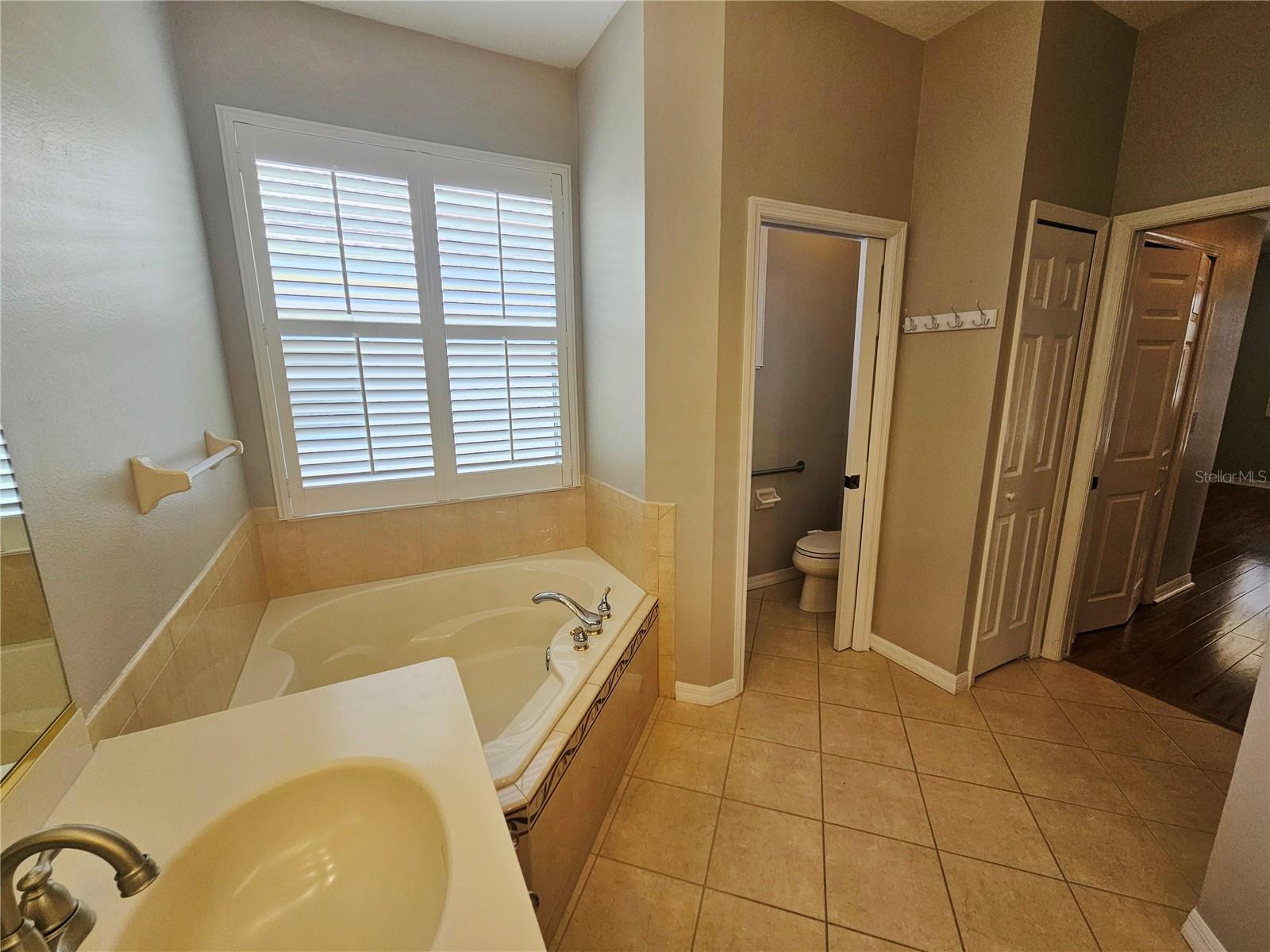 12112 Maple Ridge Dr Property Photo 31