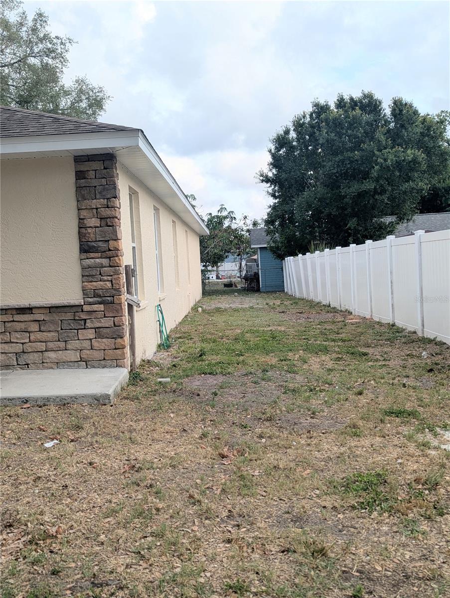 1808 36th Ave E Property Photo 4
