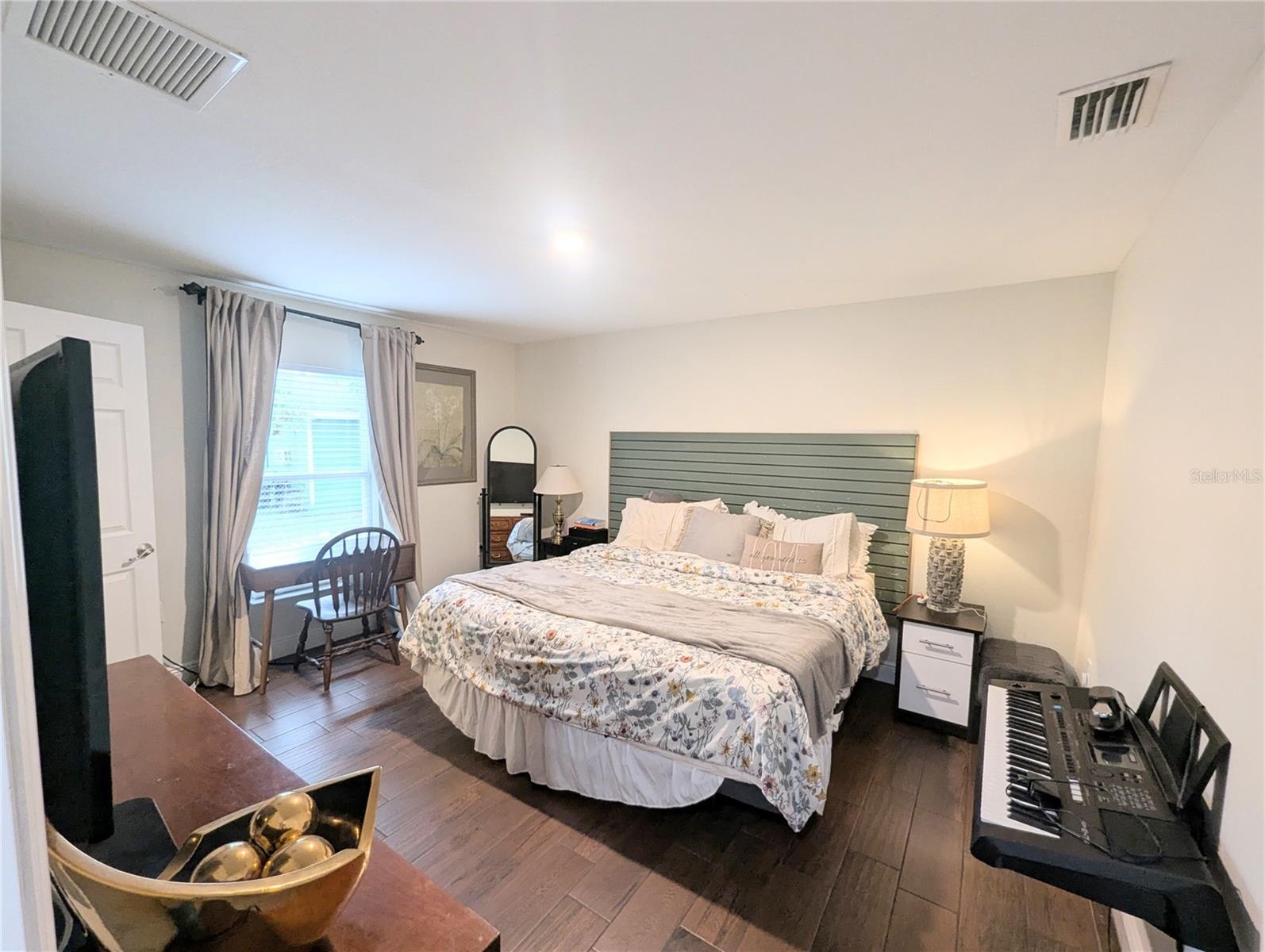 1808 36th Ave E Property Photo 13