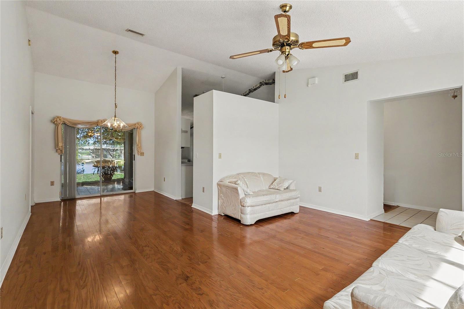 5657 29th Street Cir E Property Photo 7