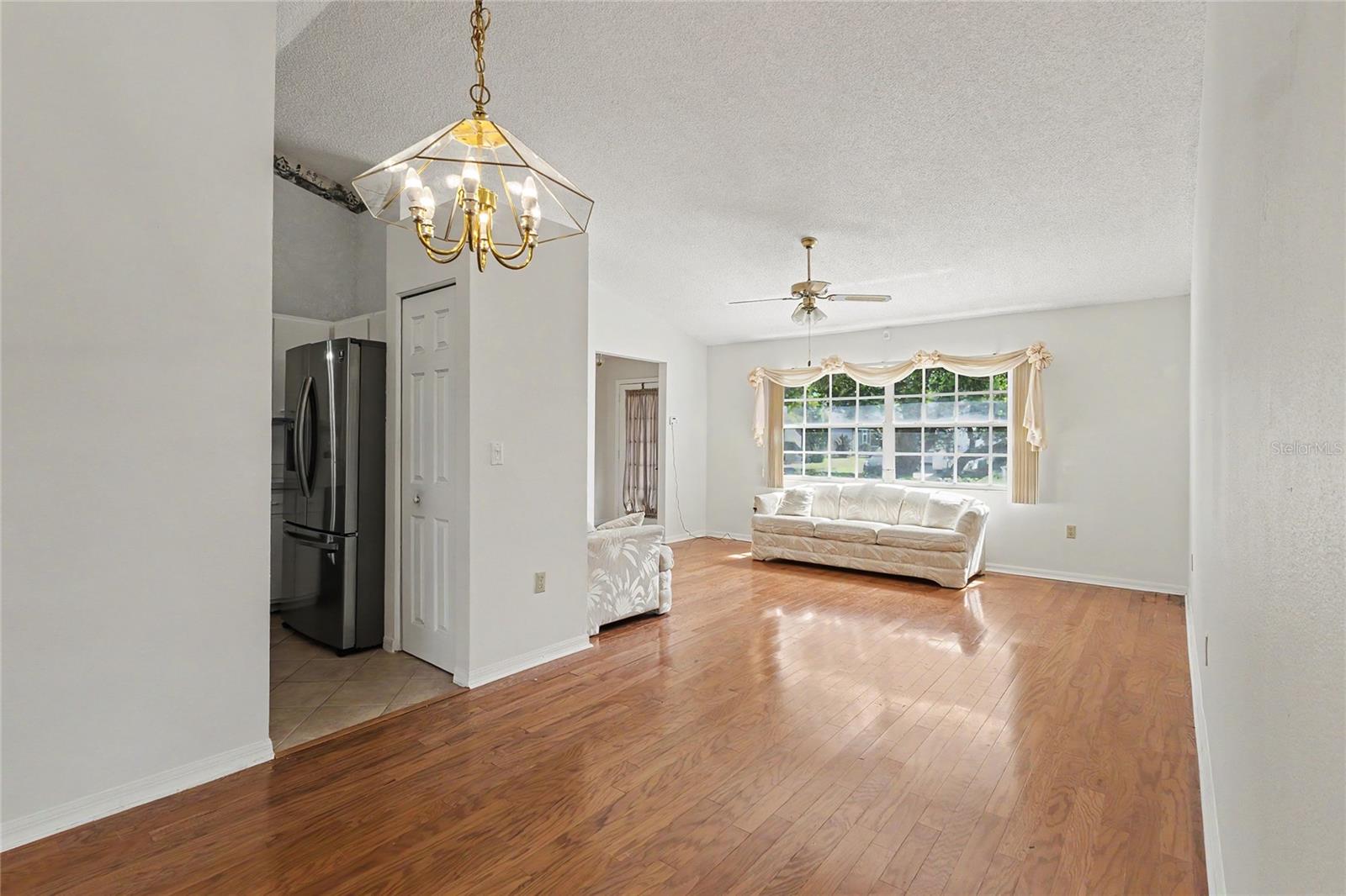 5657 29th Street Cir E Property Photo 9