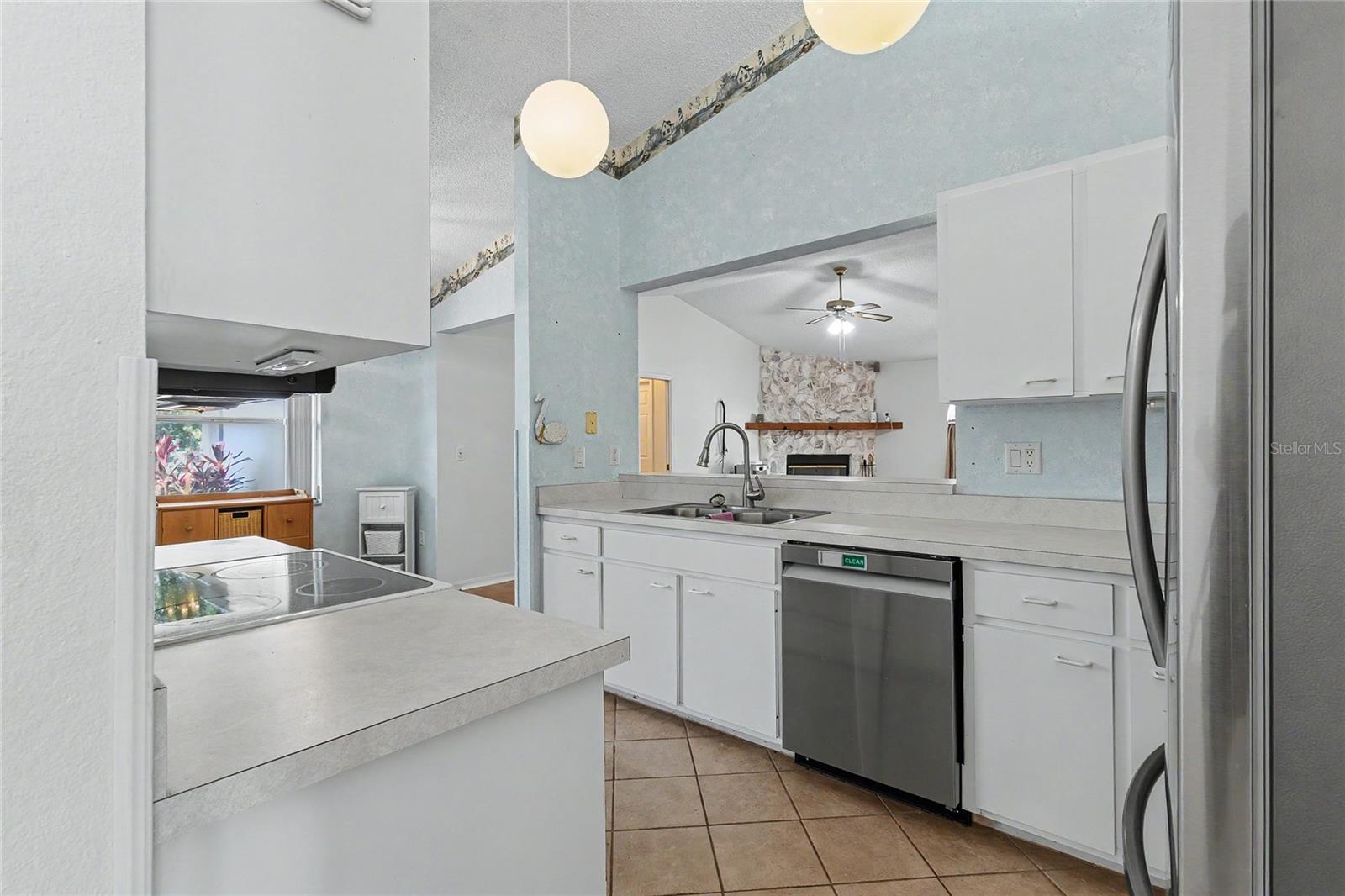 5657 29th Street Cir E Property Photo 10