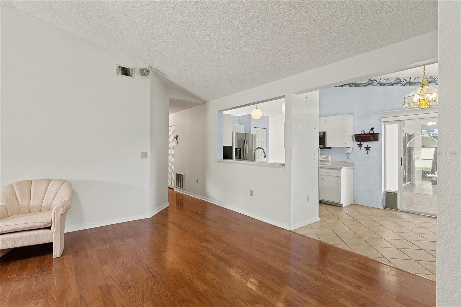 5657 29th Street Cir E Property Photo 12