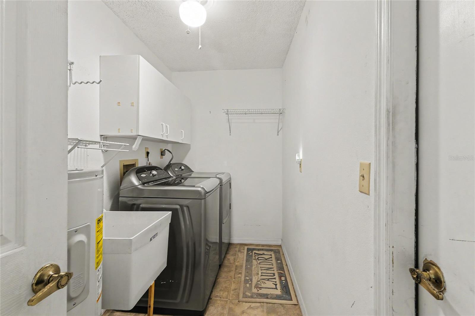 5657 29th Street Cir E Property Photo 24