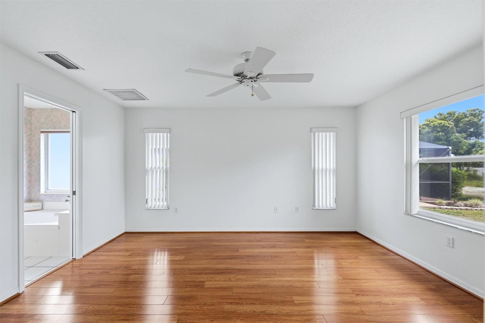 2404 50th Dr E Property Photo 25