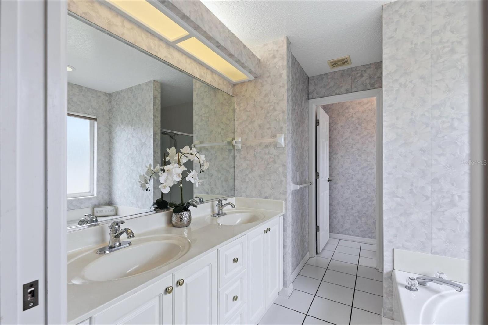 2404 50th Dr E Property Photo 28