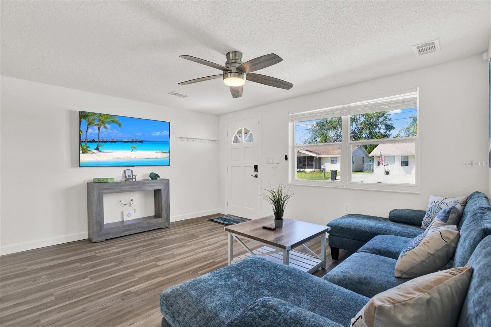 13526 Outboard Ct Property Photo 3
