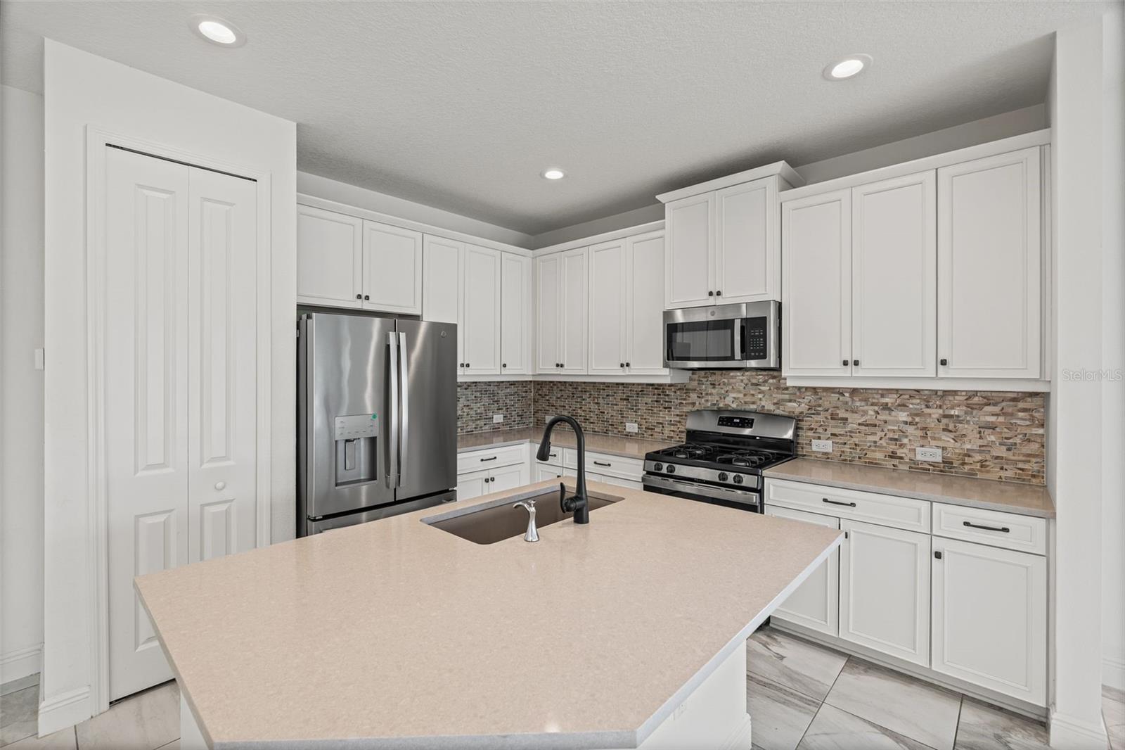 14632 Barefoot Ln Property Photo 12