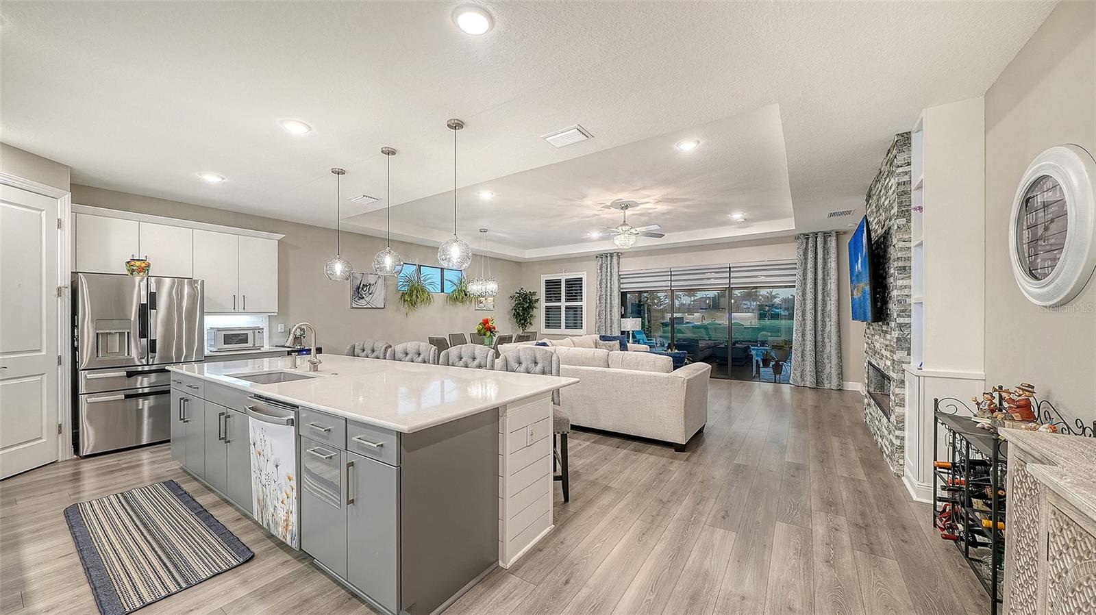 4921 Surfside Cir Property Photo 7