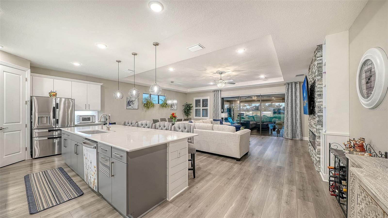 4921 Surfside Cir Property Photo 9