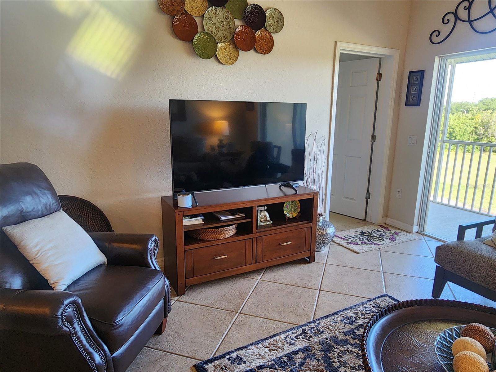 7224 Cedar Hollow Cir Property Photo 3