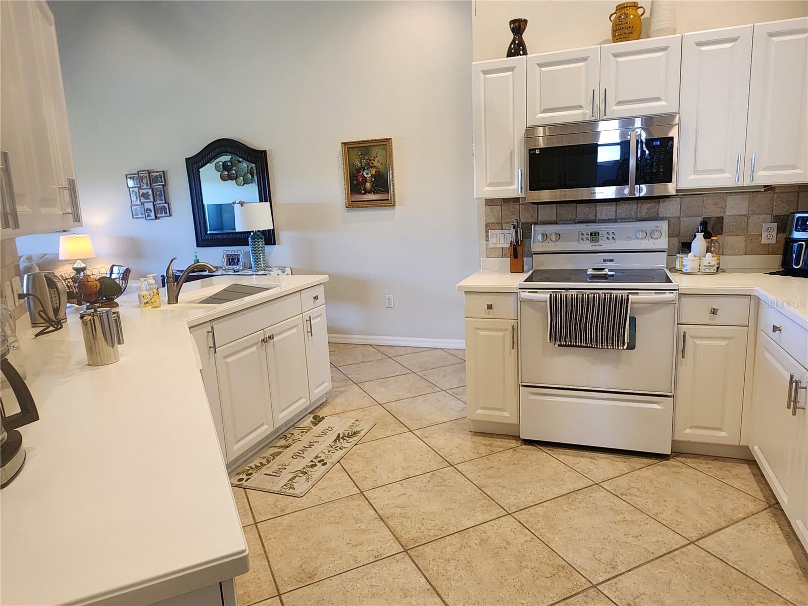 7224 Cedar Hollow Cir Property Photo 5