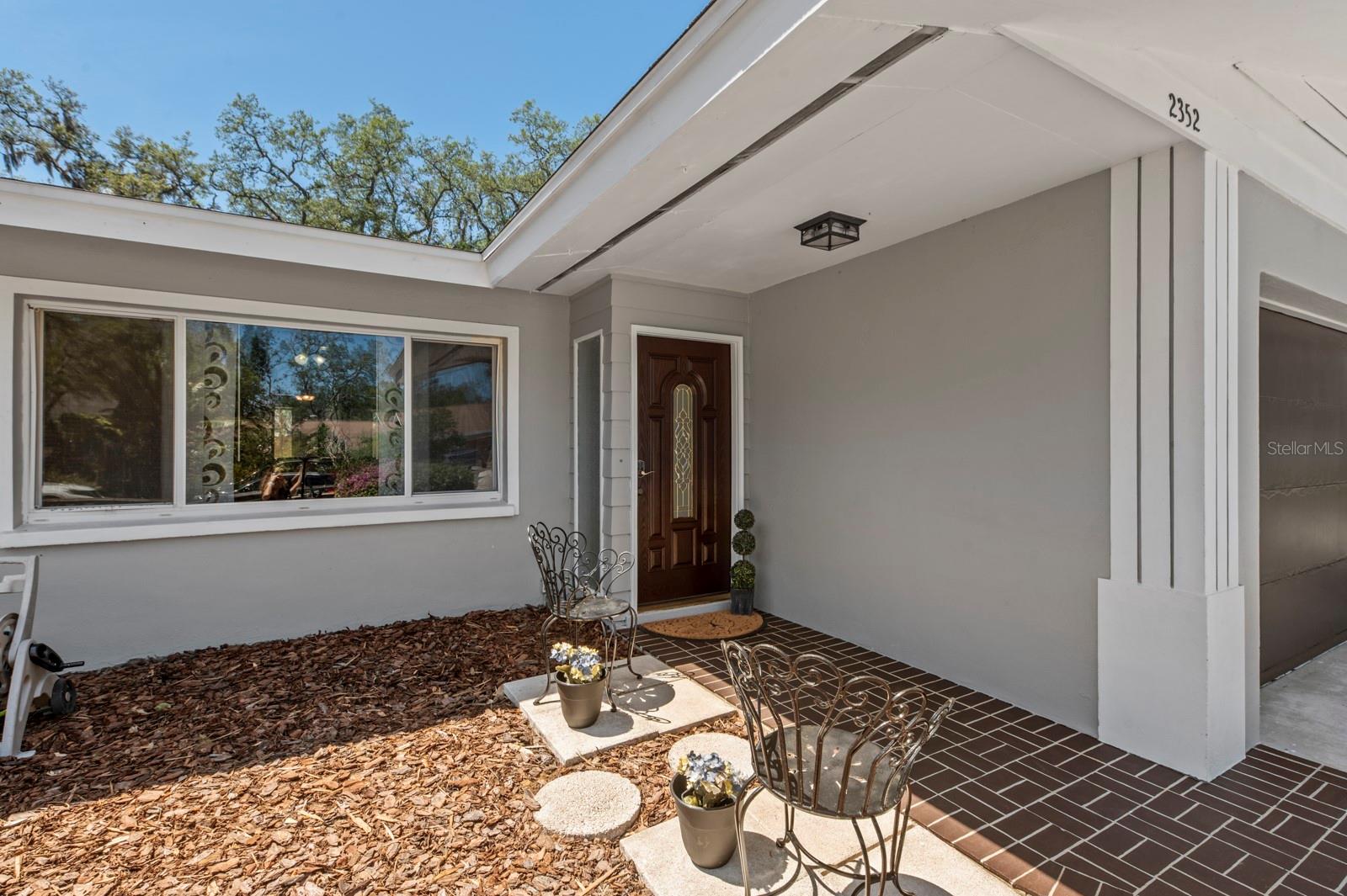 2352 Palm Ter Property Photo 8