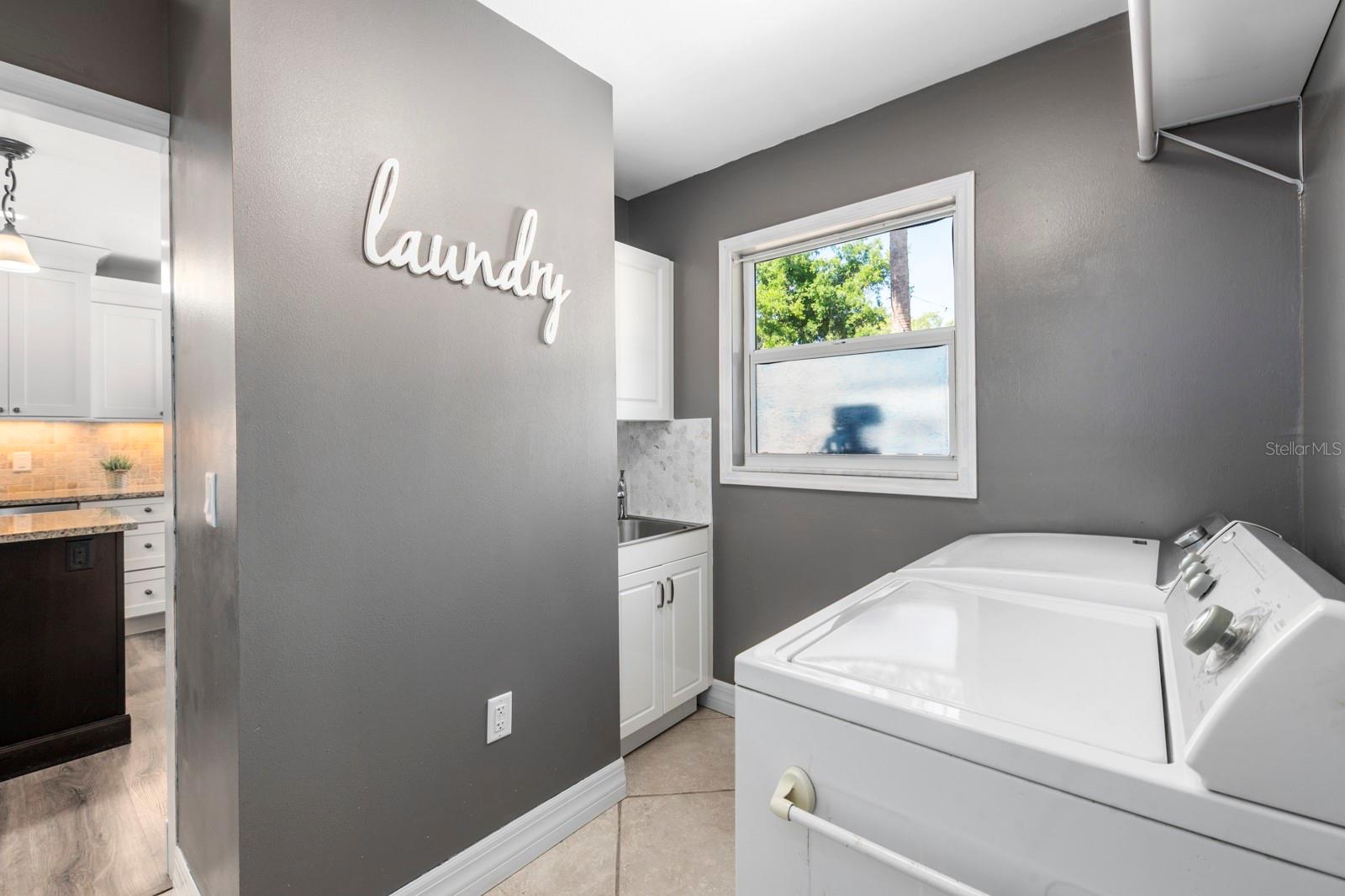 2352 Palm Ter Property Photo 40