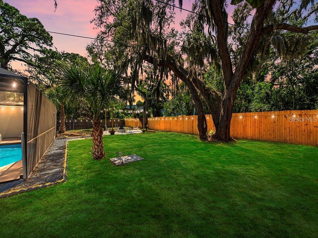 2352 Palm Ter Property Photo 52