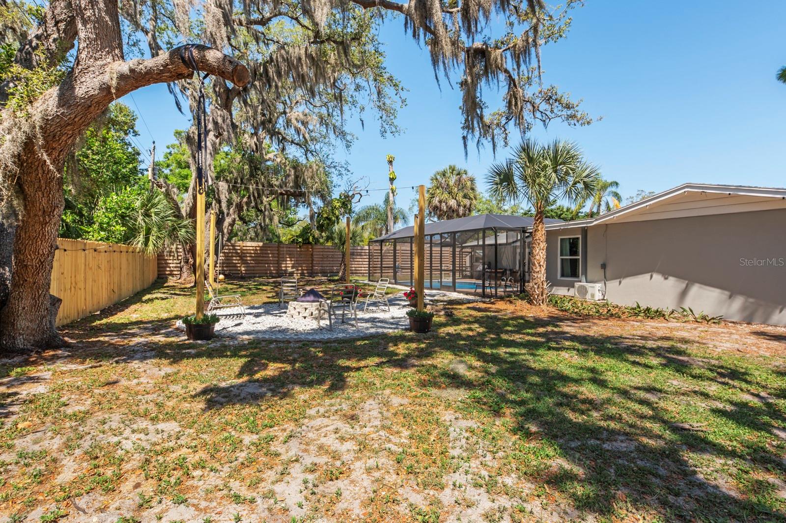 2352 Palm Ter Property Photo 53
