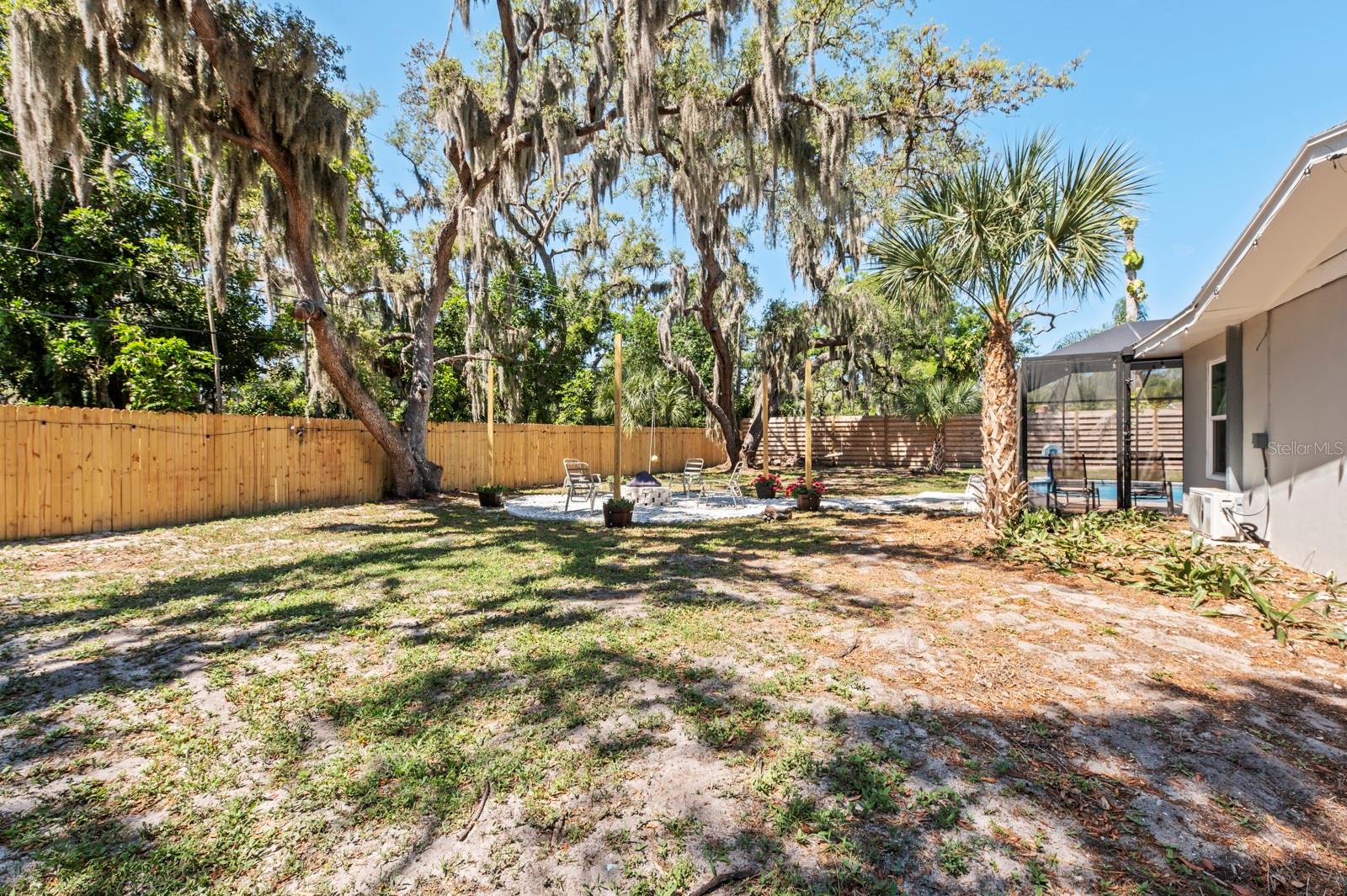 2352 Palm Ter Property Photo 55