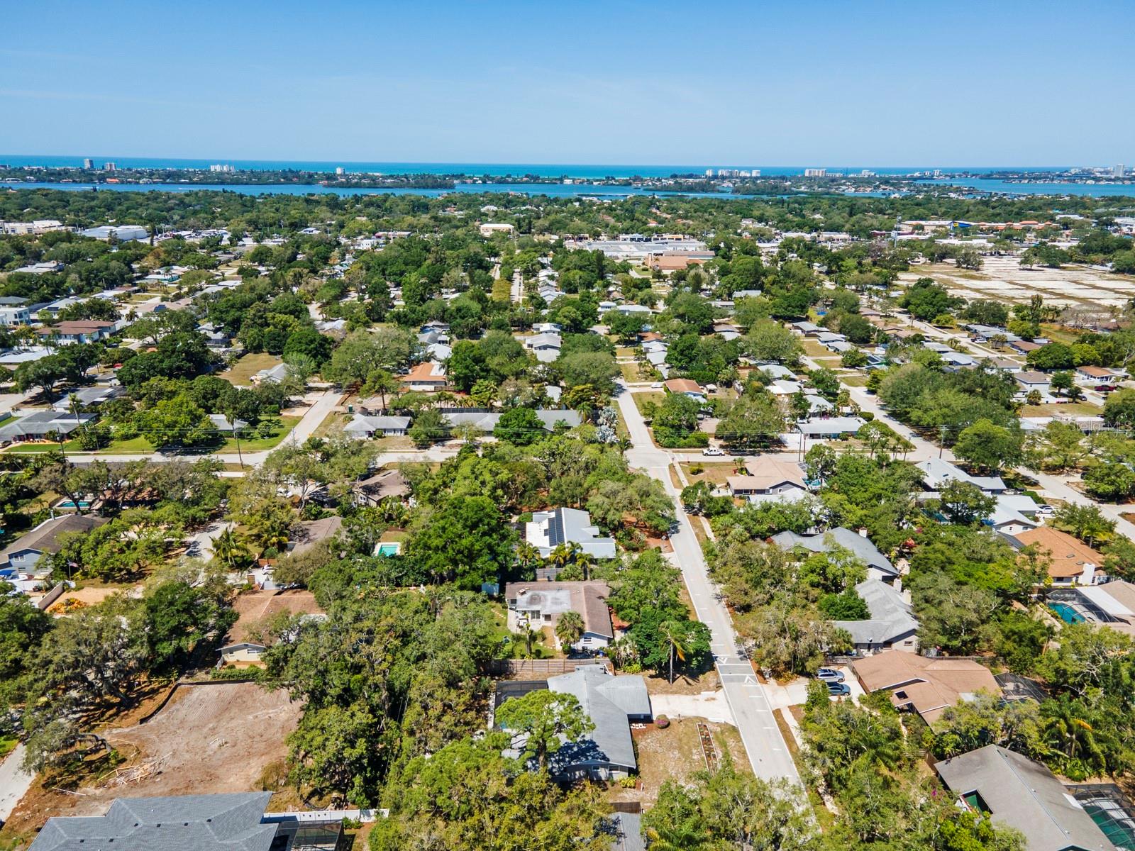 2352 Palm Ter Property Photo 63