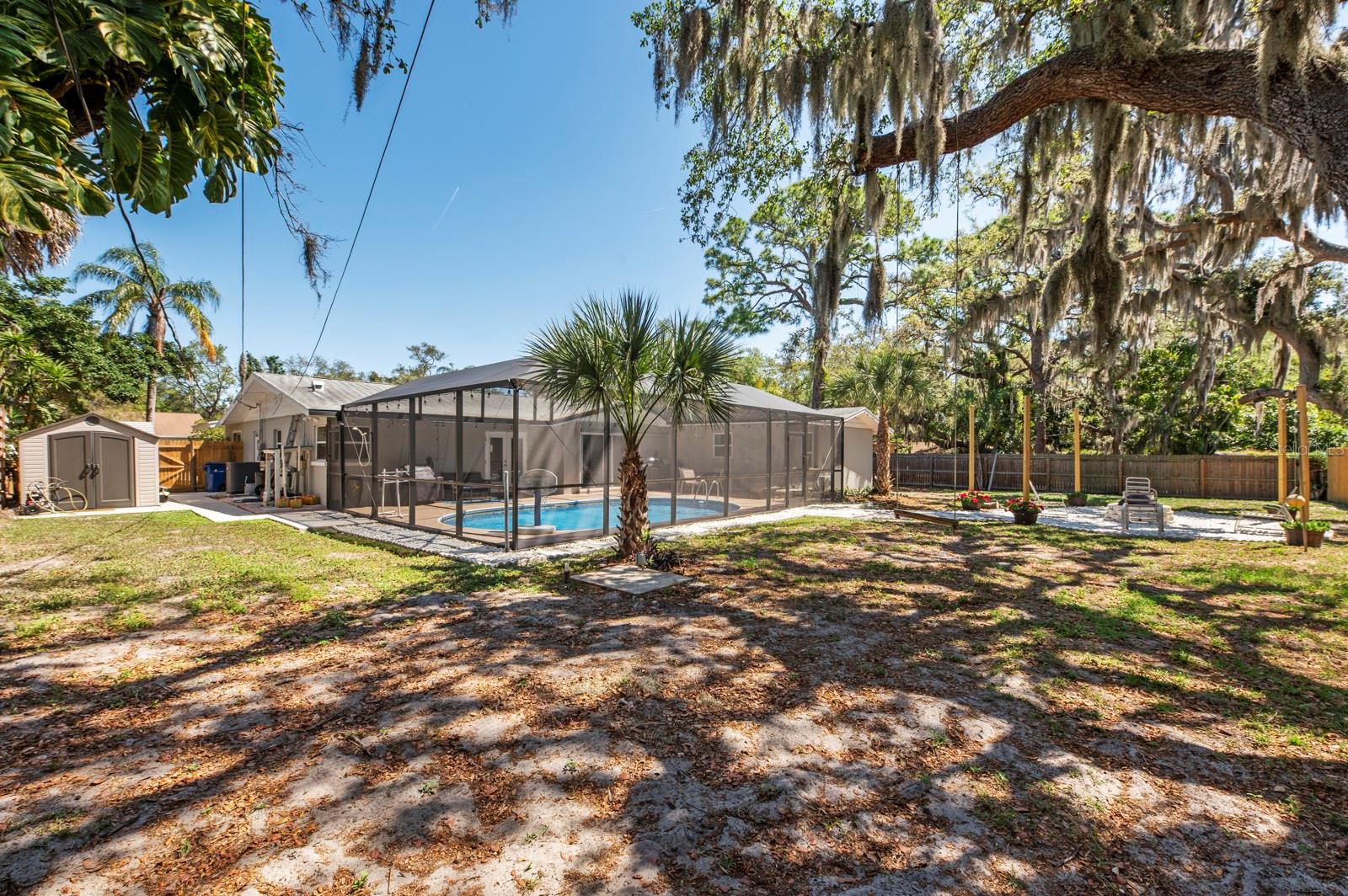 2352 Palm Ter Property Photo 64