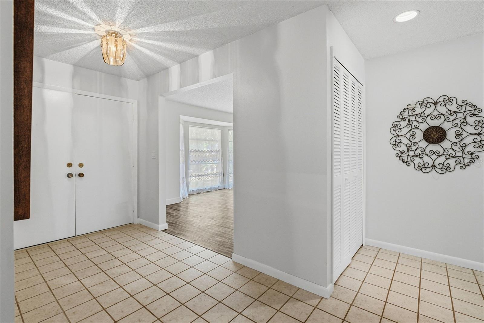 2749 Greendale Dr Property Photo 6
