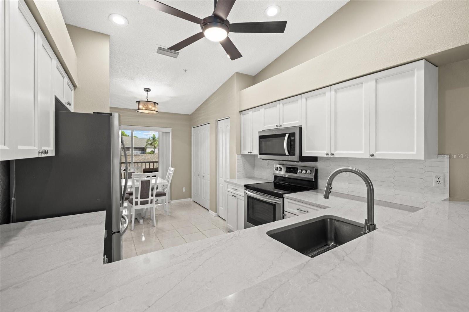 9550 High Gate Dr #1525 Property Photo 6