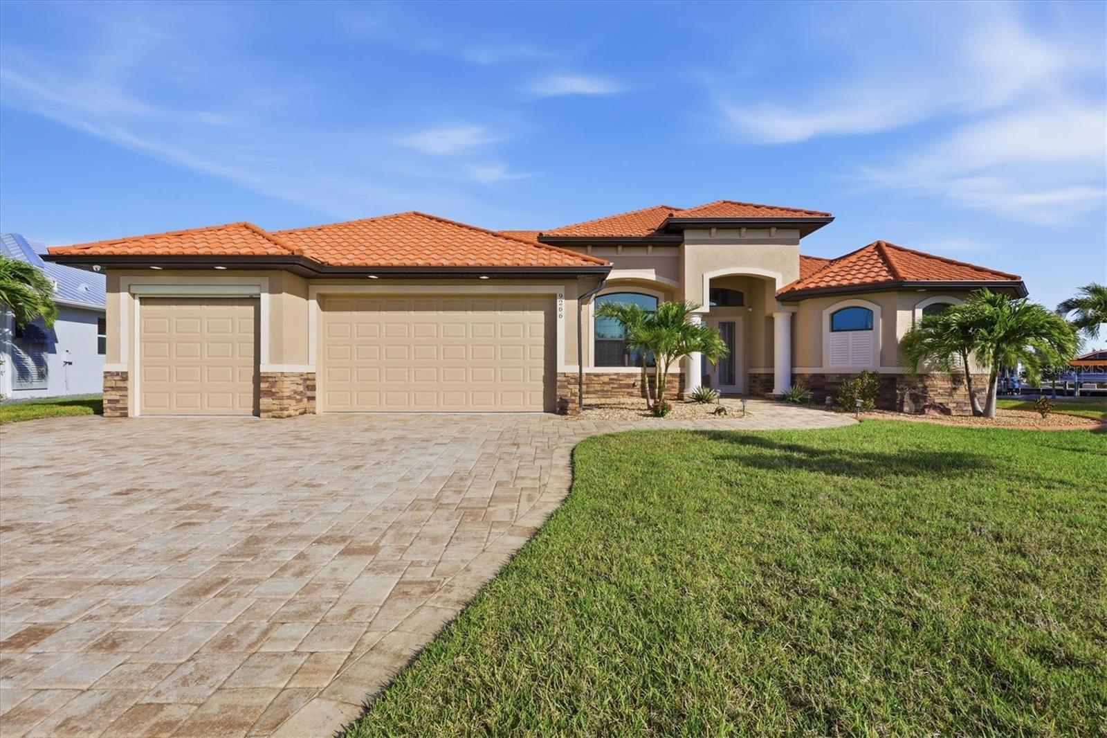 9266 Migue Cir Property Photo 7
