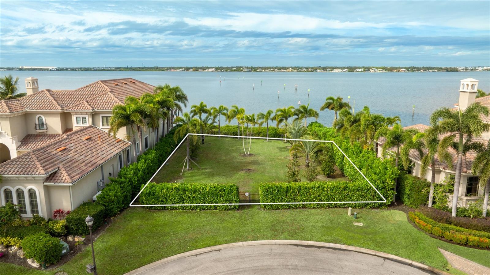 4223 Hawk Island Drive Property Photo 1