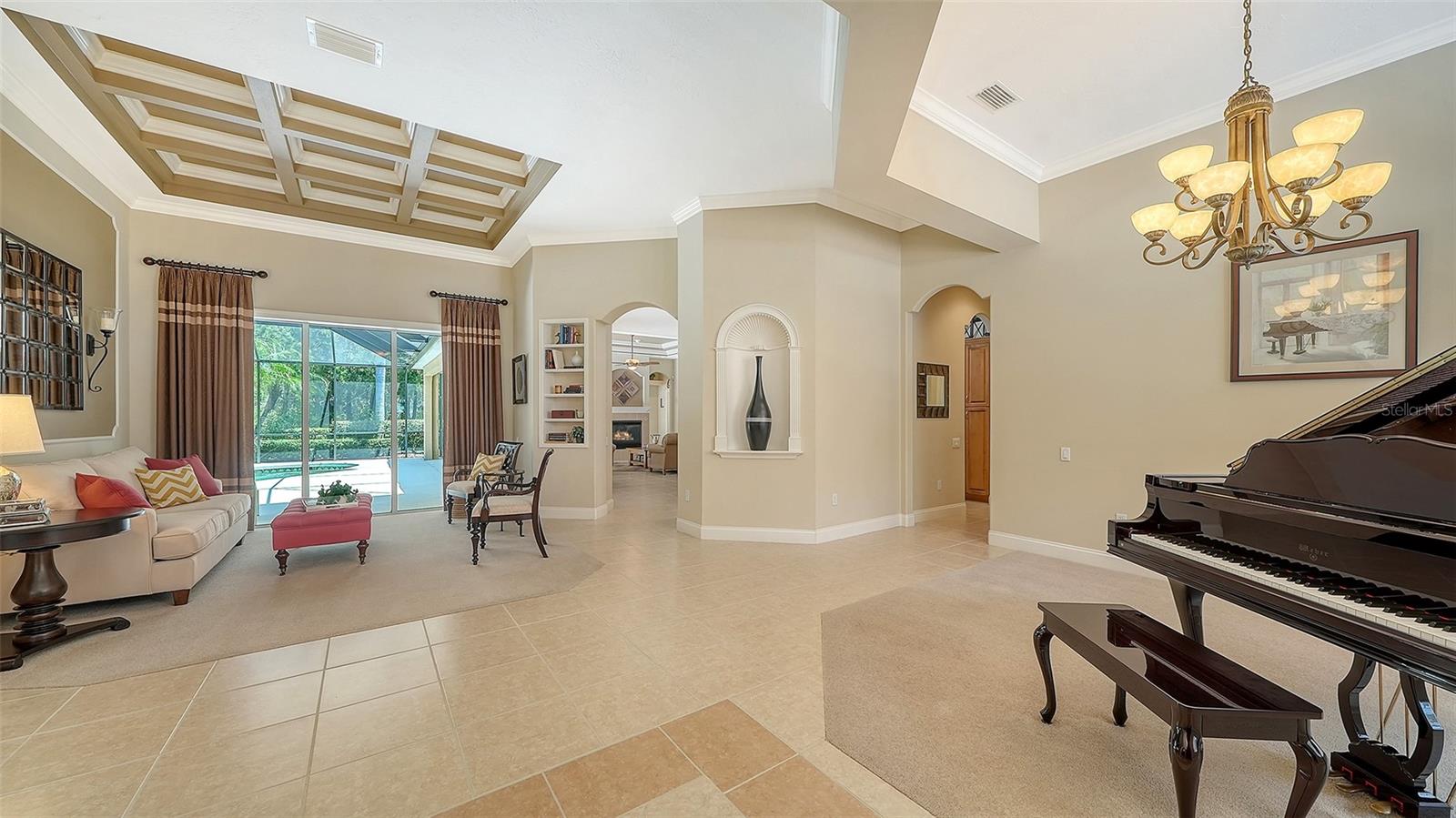 7507 Abbey Gln Property Photo 6