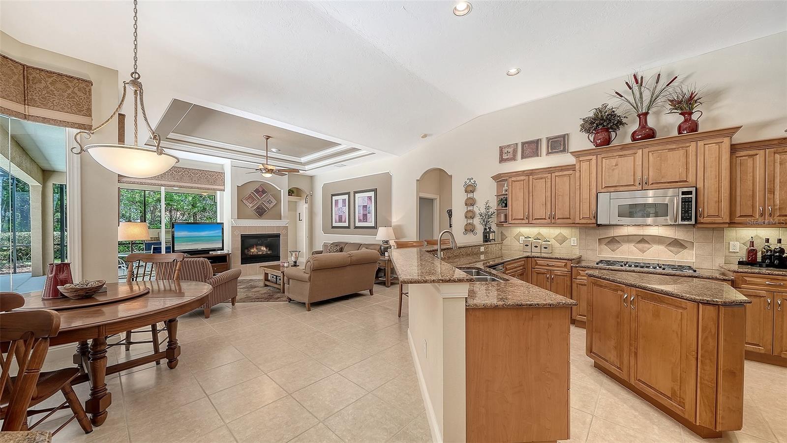 7507 Abbey Gln Property Photo 9