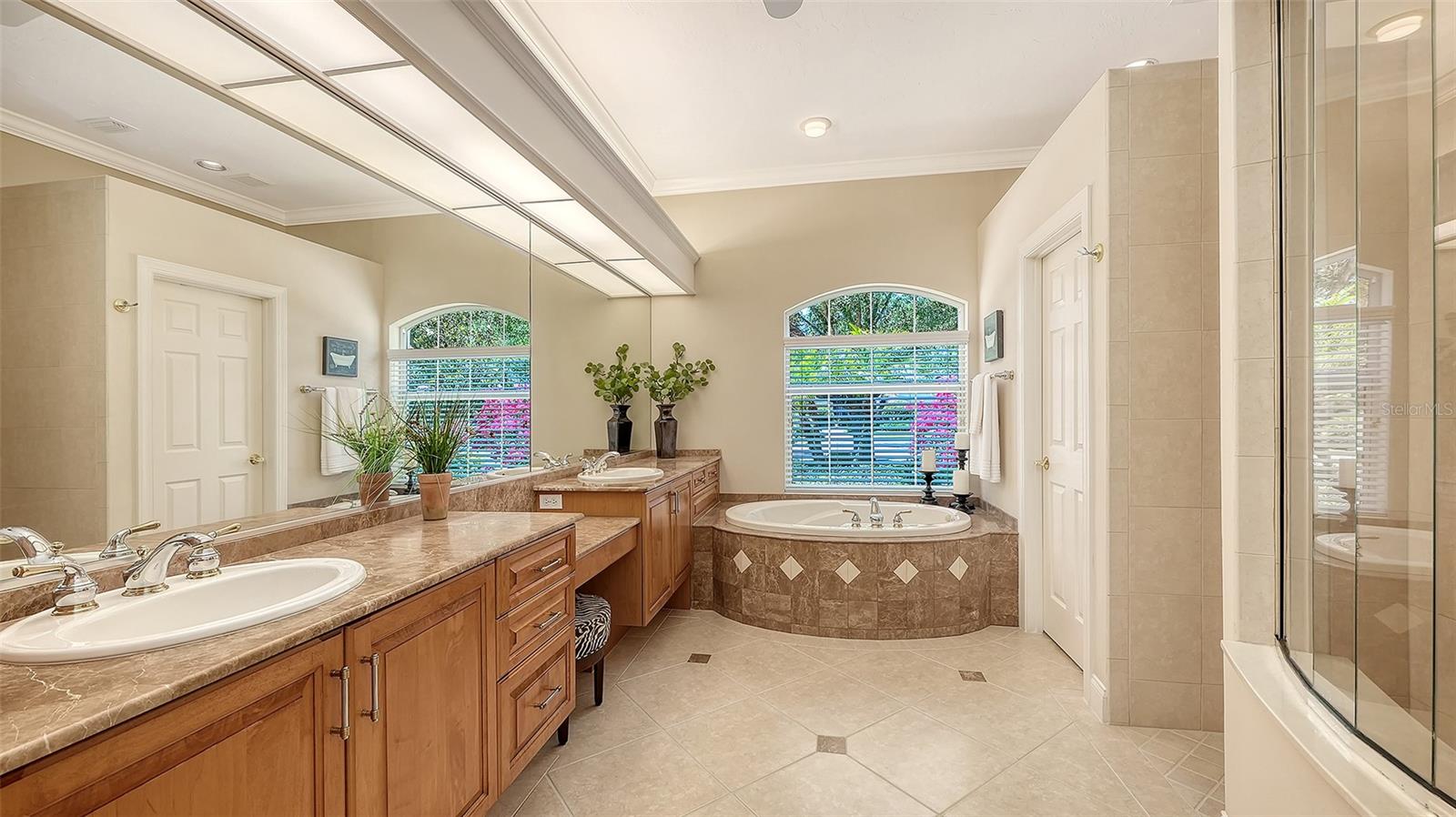 7507 Abbey Gln Property Photo 25