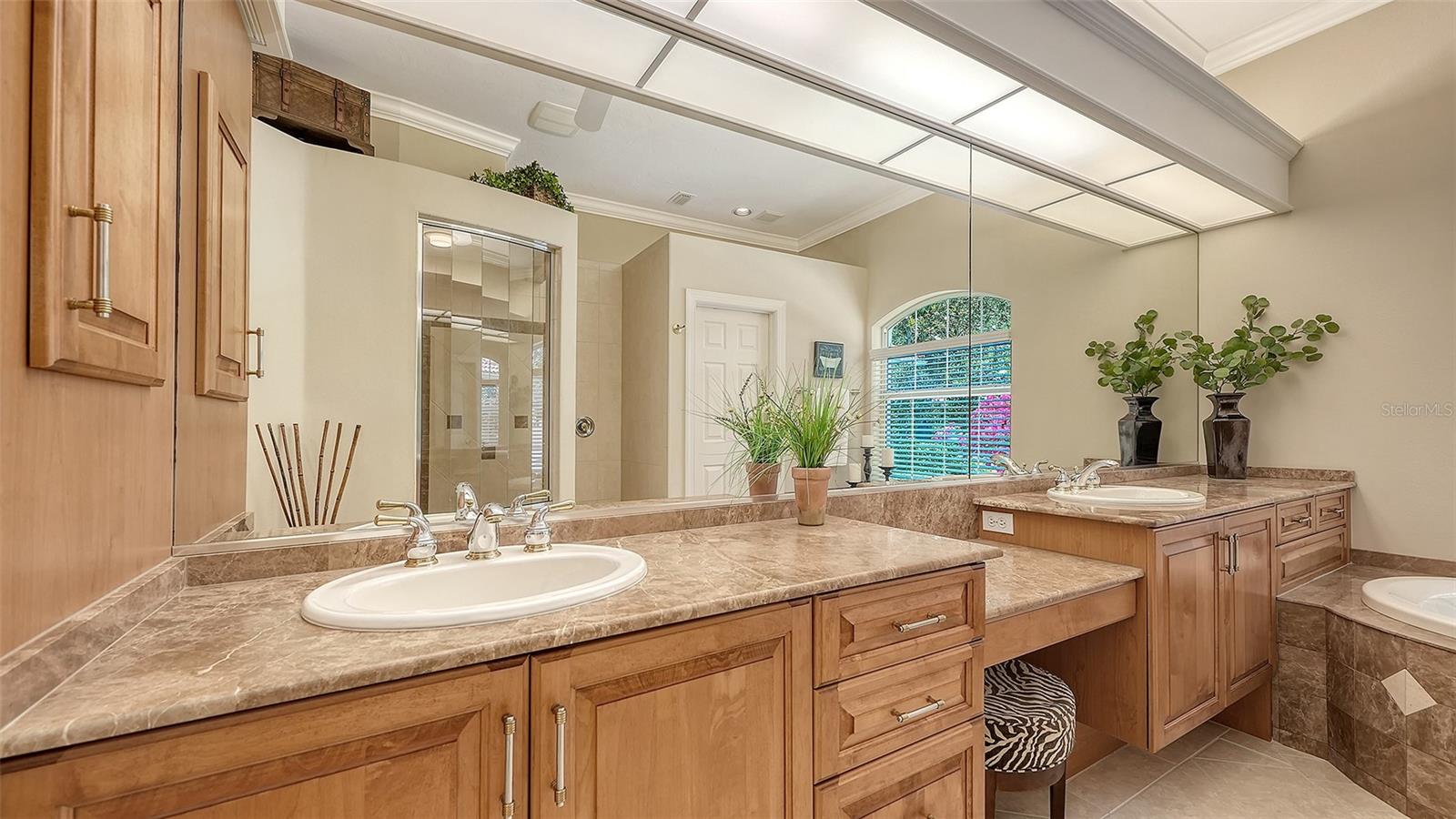 7507 Abbey Gln Property Photo 26