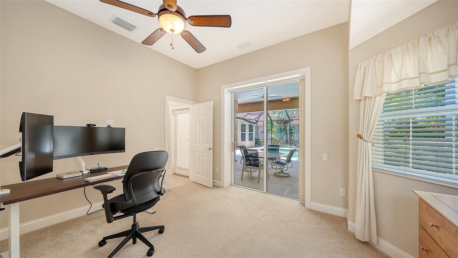 7507 Abbey Gln Property Photo 28