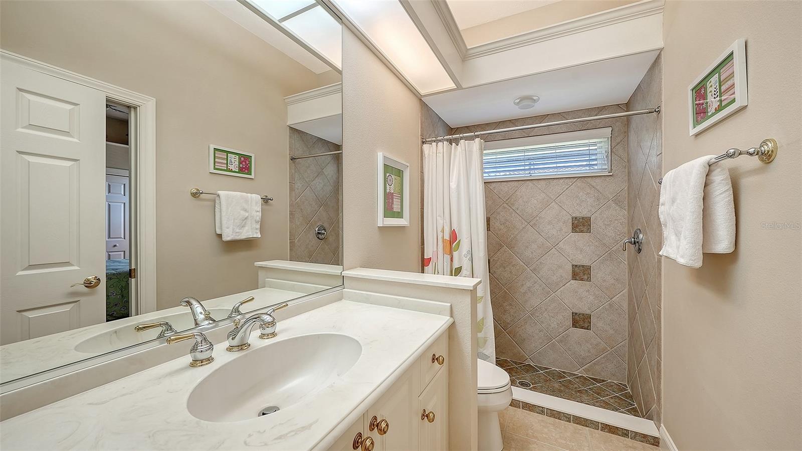 7507 Abbey Gln Property Photo 29