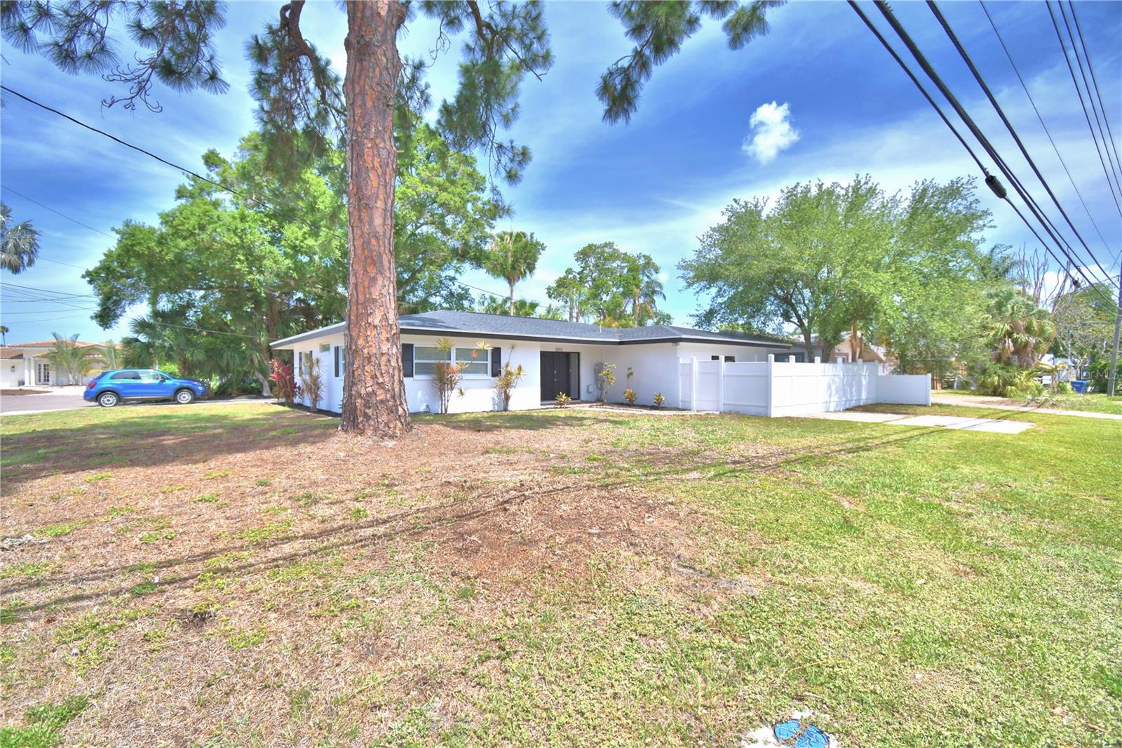 3553 Center Cir Property Photo 1