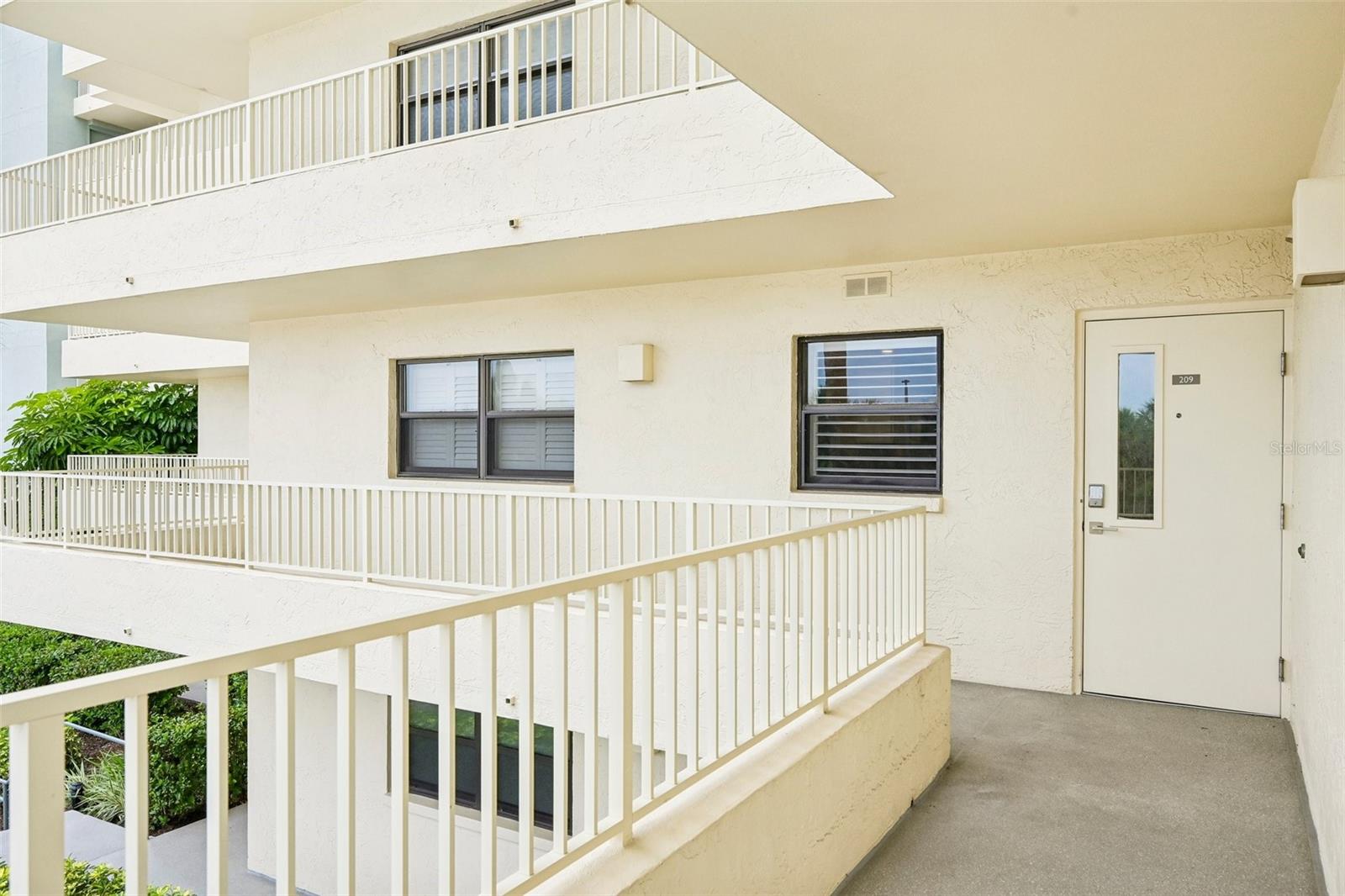 5760 Midnight Pass Rd ##209d Property Photo 2