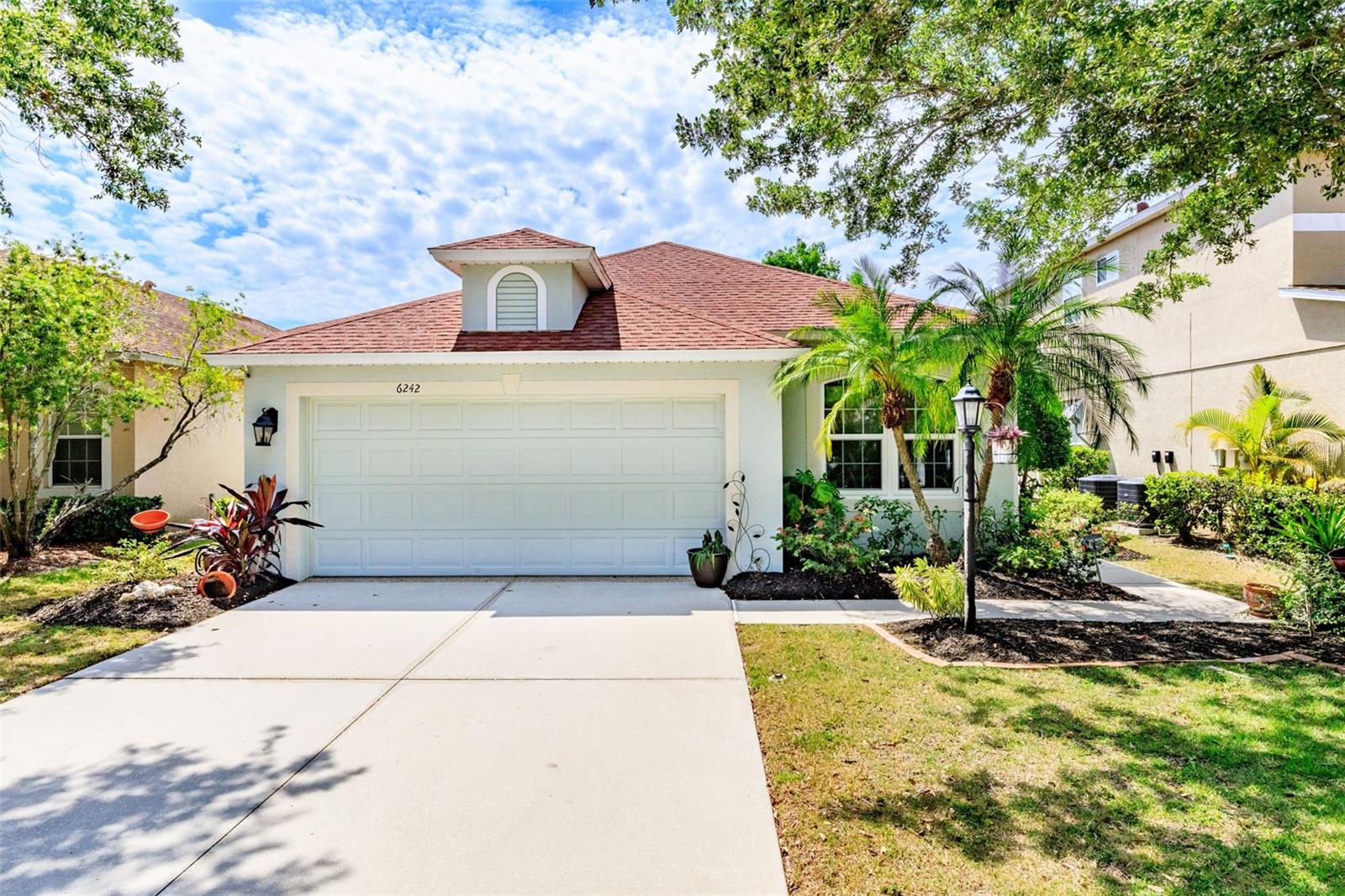 6242 BLUE RUNNER CT Property Photo 1