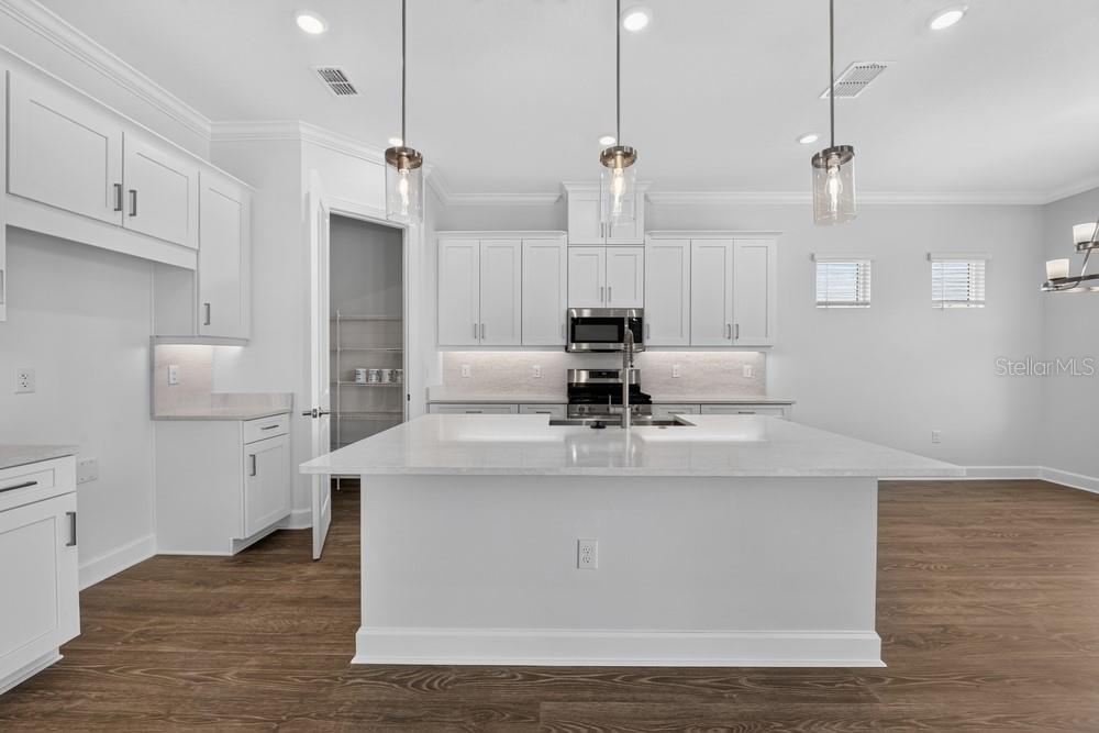 10573 Eclipse St Property Photo 2