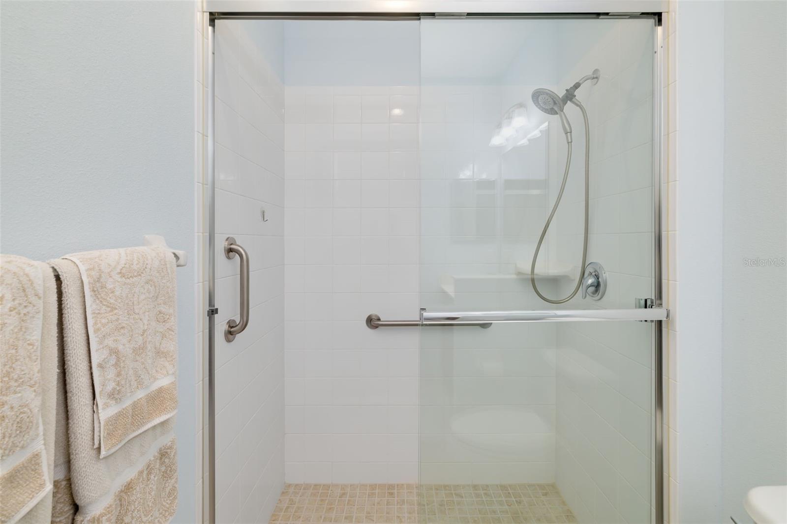 5437 Chatham Square Way Property Photo 13